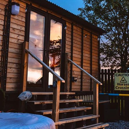 Hotel The Horrrsebox Tinyhouse Glamping Garadice Esterno foto