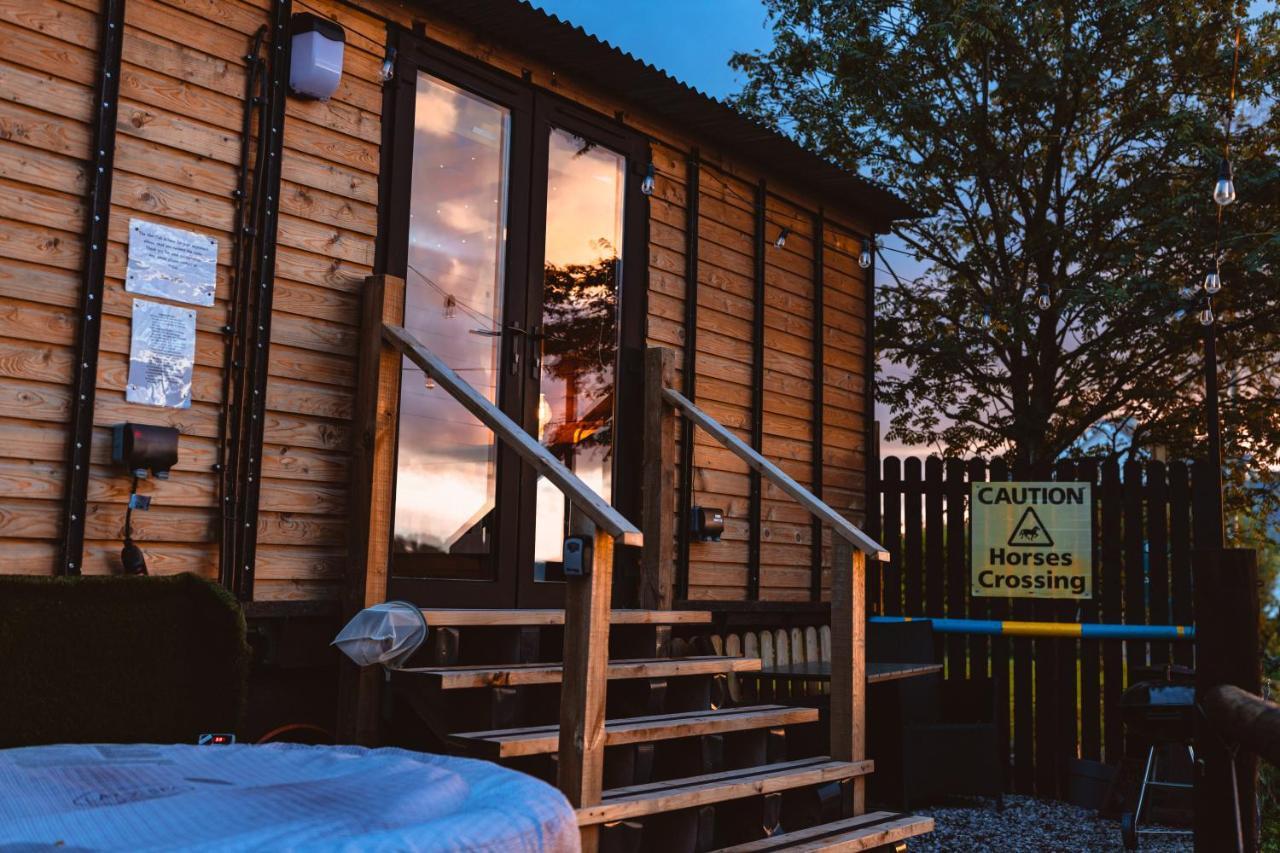 Hotel The Horrrsebox Tinyhouse Glamping Garadice Esterno foto