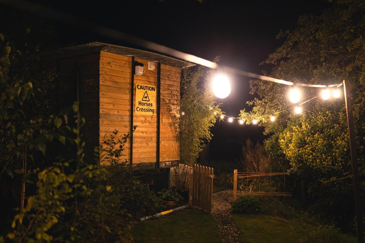 Hotel The Horrrsebox Tinyhouse Glamping Garadice Esterno foto